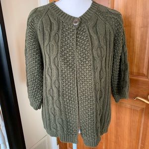 Leo & Nicole Forest Green Cable Knit Sweater